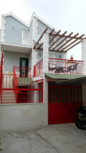 One and a half etage, completely new equipped apartment with terasa and balcony, @ 50 sqm, 75 m off Adriatic beach, in monthly based rental hiring